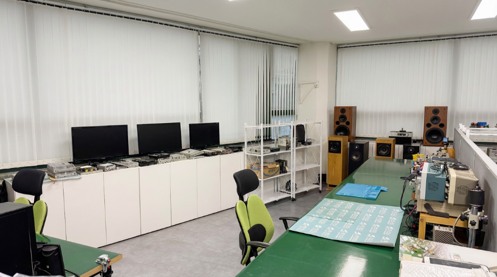 장비 테스트 작업실